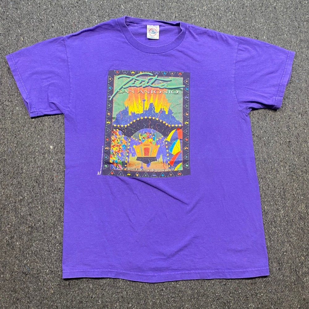 Delta Fiesta San Antonio 2002 TShirt Sz M Mens Purple Vintage Y2K Souvenir Tee‎